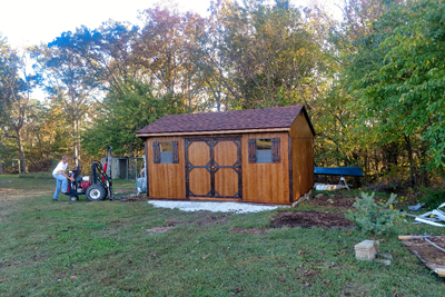 quaker wooden shed build by amish in missouri rent to